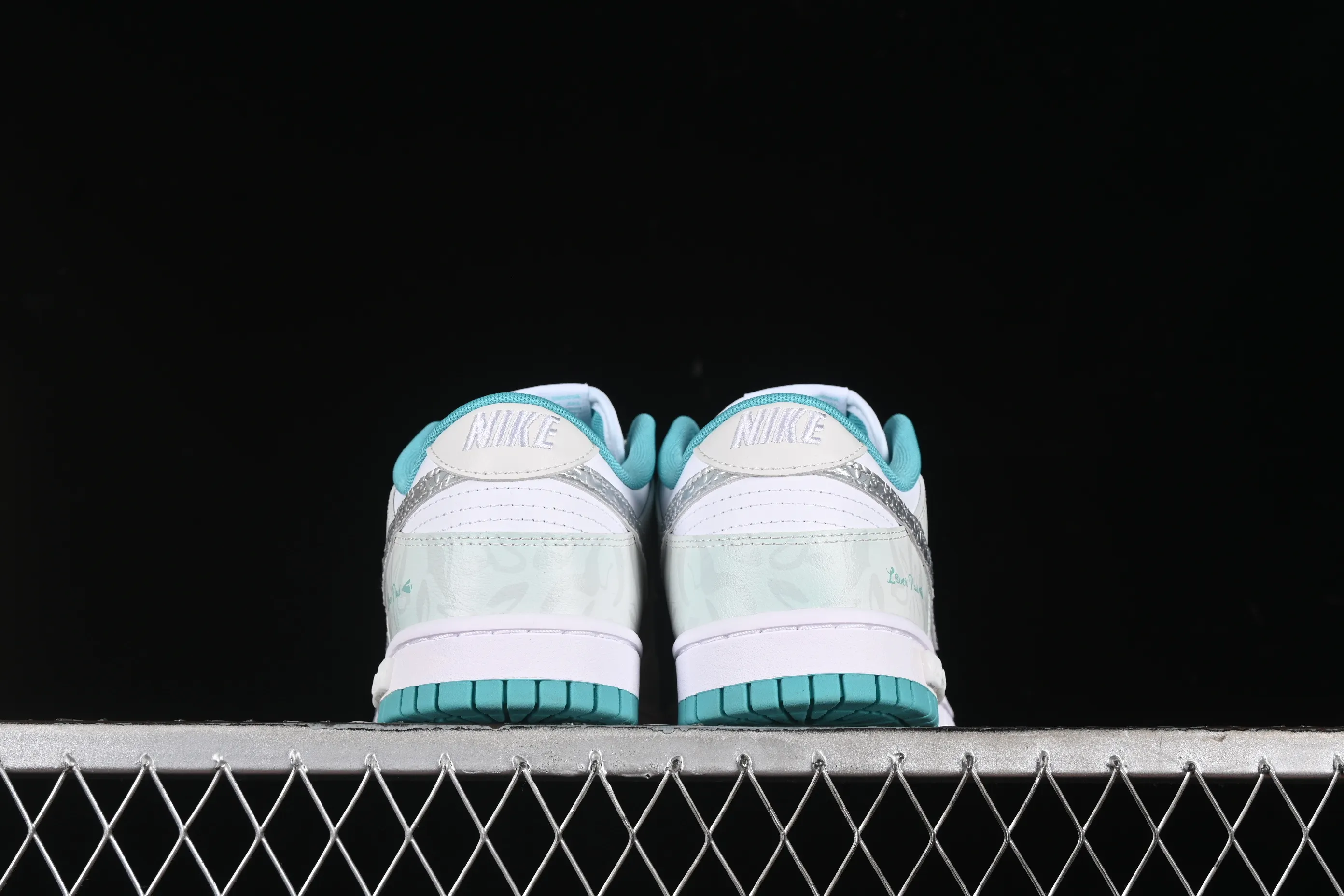 All Categories Nk SB Dunk Series Nk SB Dunk Low Low-top Sneakers Nk Dunk Low Panda Prank Special Project Heartbeat Email Mint Heart SB Low-top Casual Sneakers DV0833-102